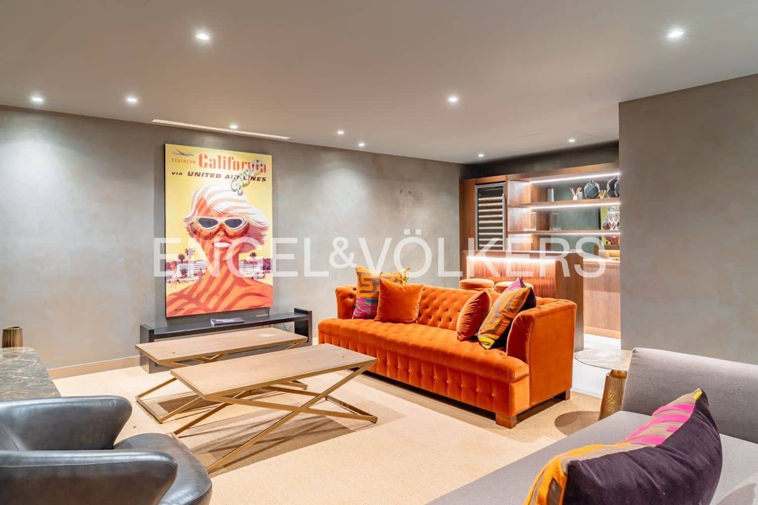 5 bedroom Villa for sale in El Paraiso with pool garage - € 2,495,000 (Ref: 9733560)