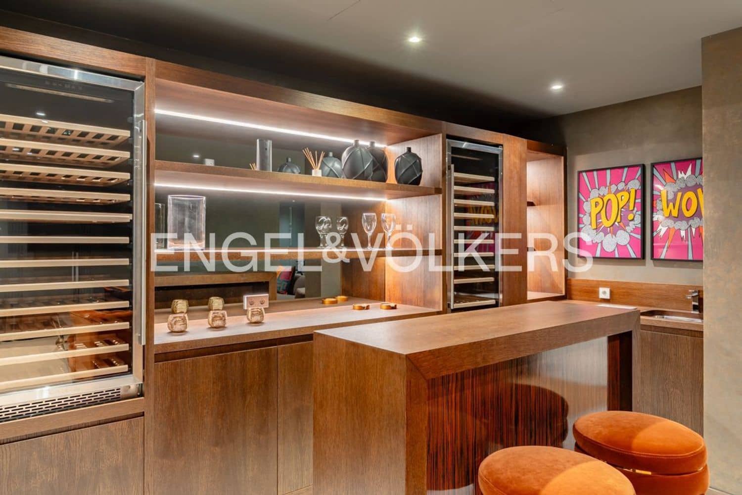 5 bedroom Villa for sale in El Paraiso with pool garage - € 2,495,000 (Ref: 9733560)