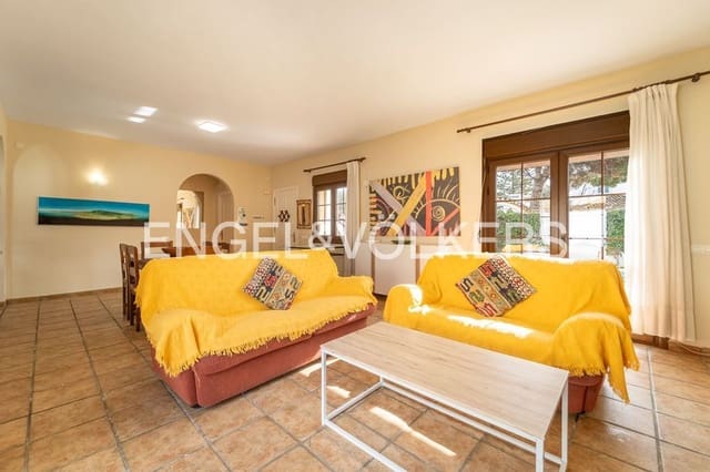 3 chambre Villa/Maison à vendre à Bahía Dorada, Estepona avec piscine garage - 1 500 000 € (Ref: 9733561)