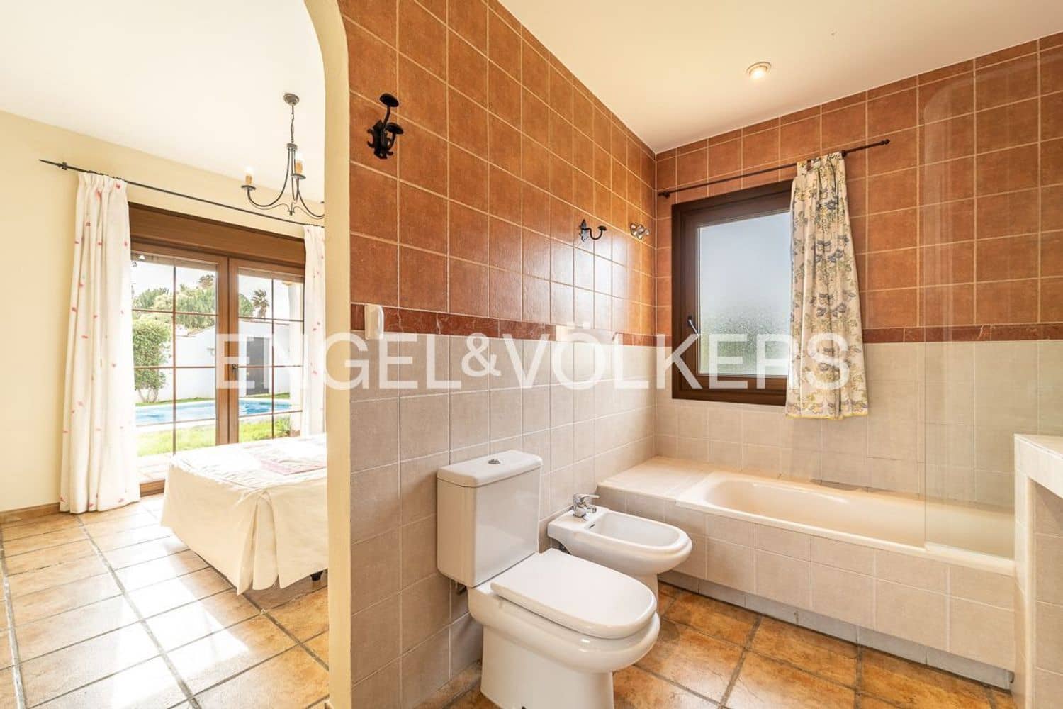 3 bedroom Villa for sale in Bahia Dorada with pool garage - € 1,500,000 (Ref: 9733561)