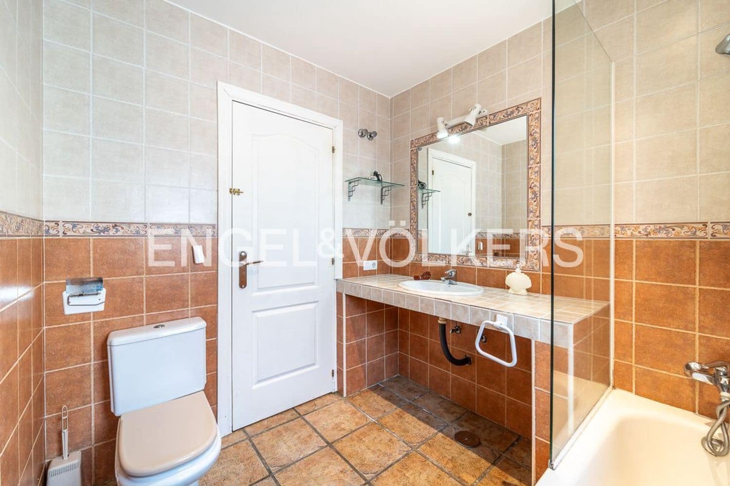 3 bedroom Villa for sale in Bahia Dorada with pool garage - € 1,500,000 (Ref: 9733561)