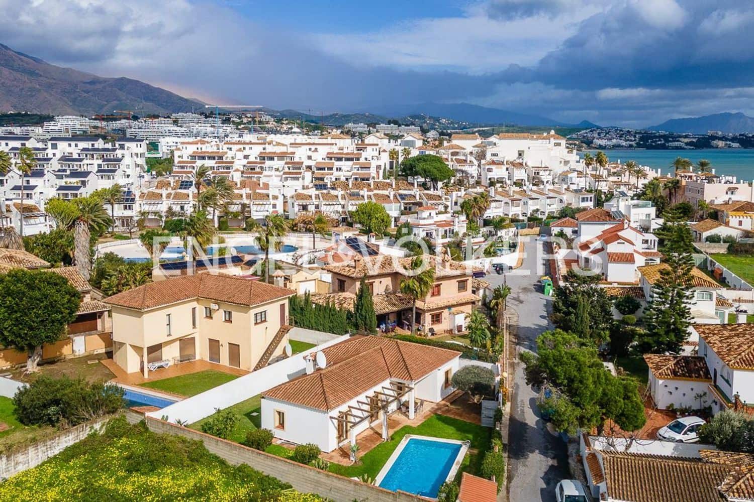 3 bedroom Villa for sale in Bahia Dorada with pool garage - € 1,500,000 (Ref: 9733561)