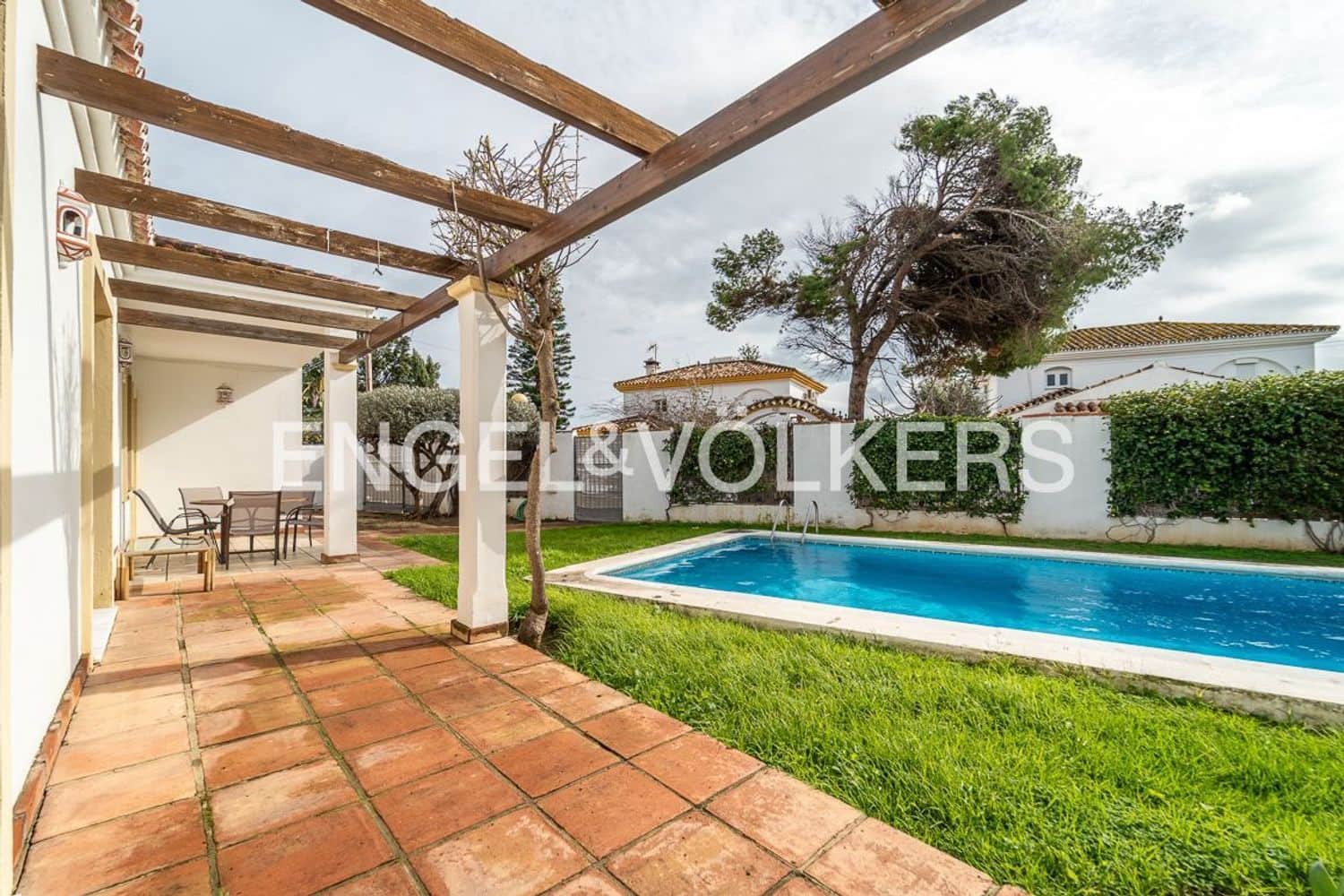 3 bedroom Villa for sale in Bahia Dorada with pool garage - € 1,500,000 (Ref: 9733561)