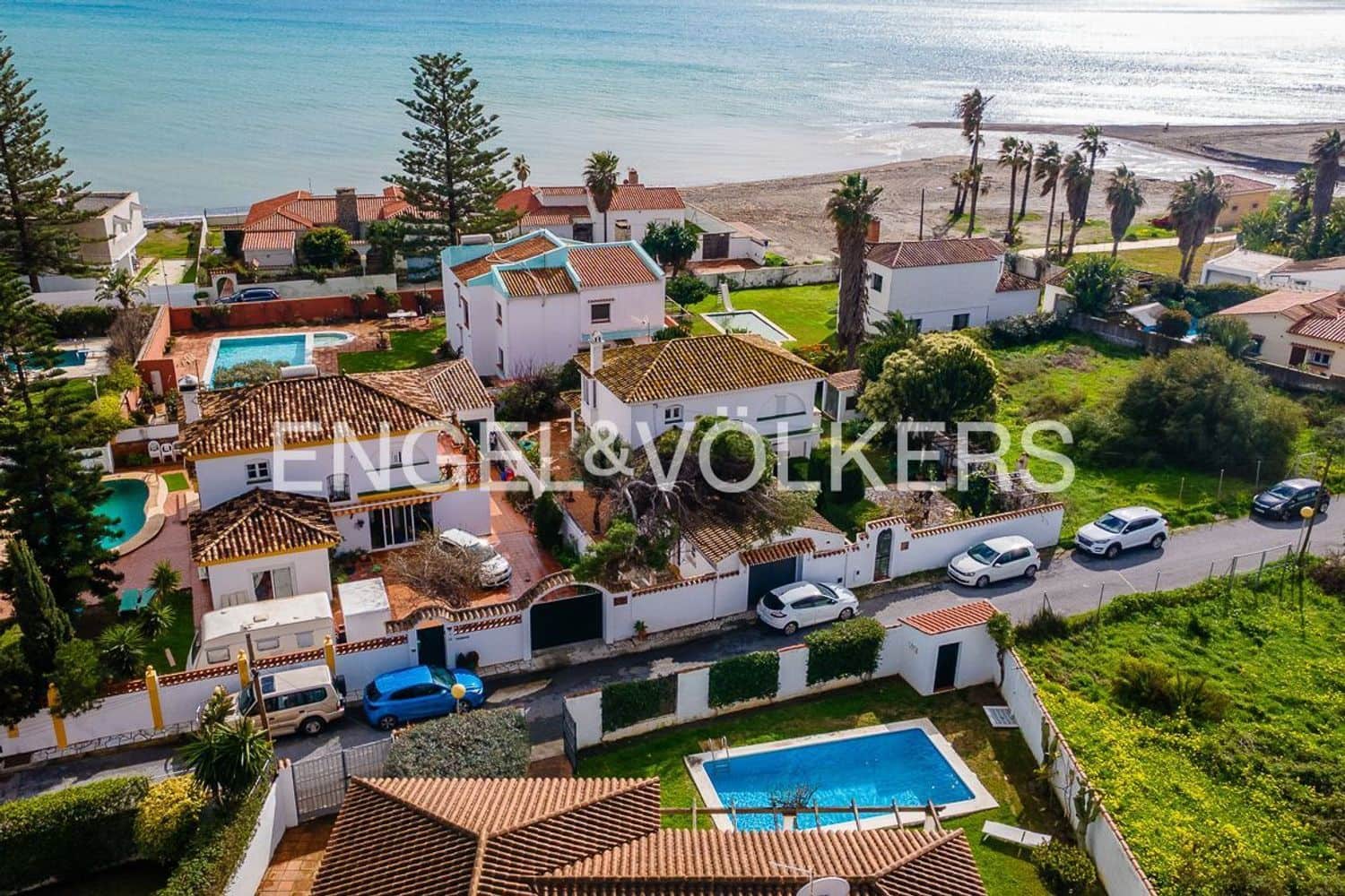 3 bedroom Villa for sale in Bahia Dorada with pool garage - € 1,500,000 (Ref: 9733561)
