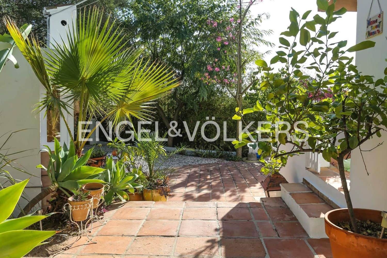 3 bedroom Finca/Country House for sale in New Golden Mile with pool garage - € 850,000 (Ref: 9733564)