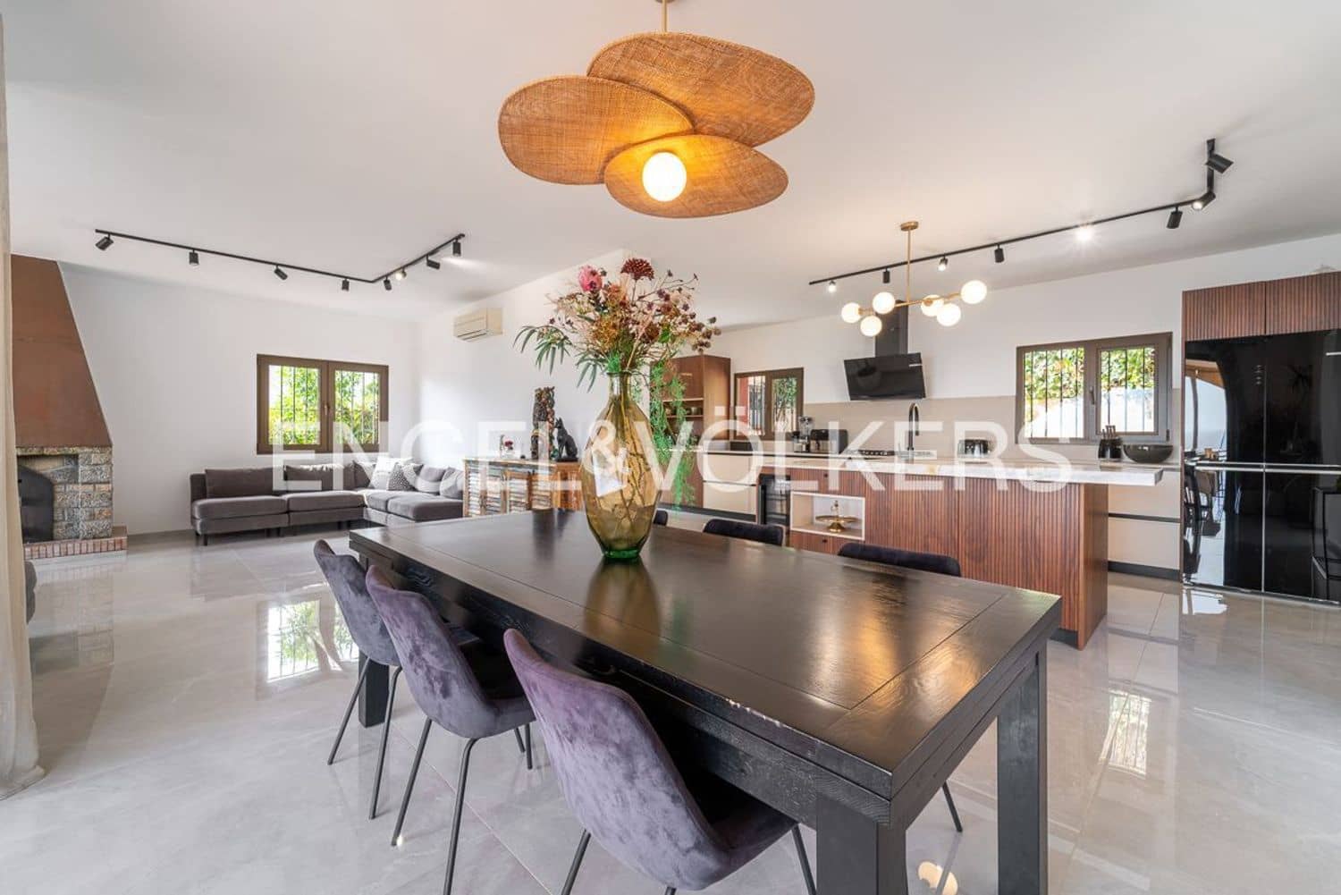 7 bedroom Villa for sale in Estepona with pool garage - € 1,760,000 (Ref: 9733565)