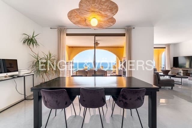 Chalet de 7 habitaciones en Buenas Noches, Estepona en venta con piscina garaje - 1.760.000 € (Ref: 9733565)