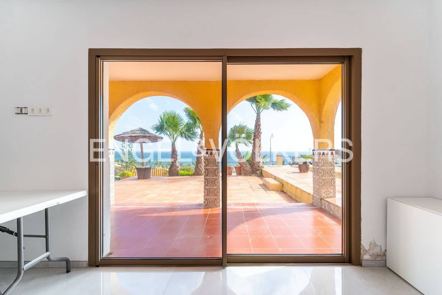 7 bedroom Villa for sale in Estepona with pool garage - € 1,760,000 (Ref: 9733565)