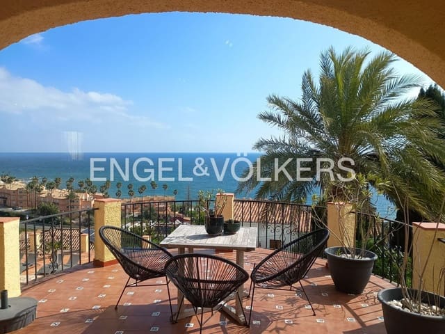 Chalet de 7 habitaciones en Buenas Noches, Estepona en venta con piscina garaje - 1.760.000 € (Ref: 9733565)
