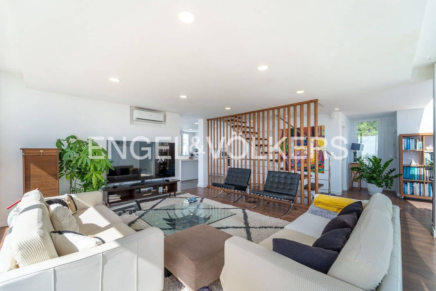 6 bedroom Villa for sale in Buenas Noches with pool garage - € 1,750,000 (Ref: 9733566)