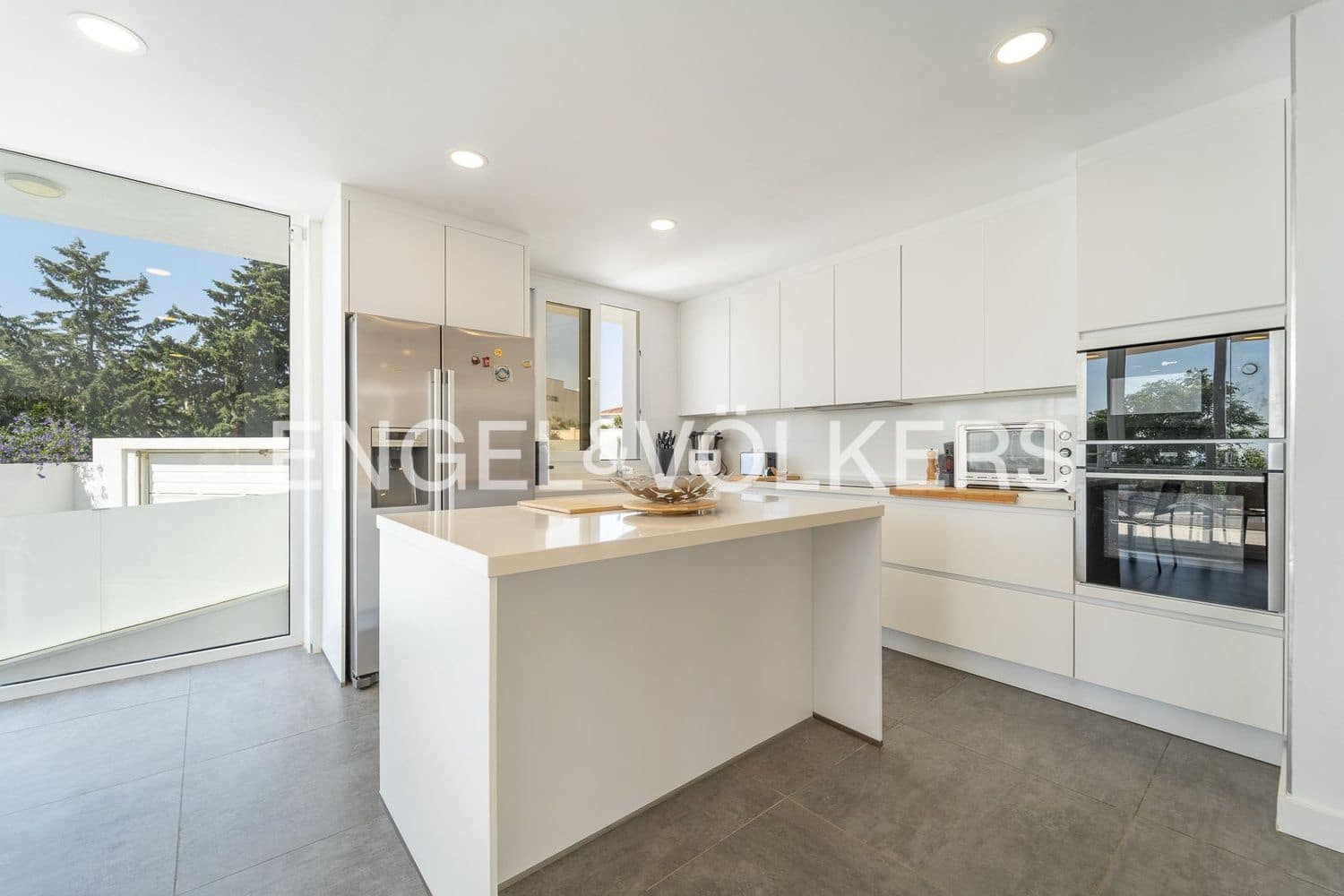 6 bedroom Villa for sale in Buenas Noches with pool garage - € 1,750,000 (Ref: 9733566)