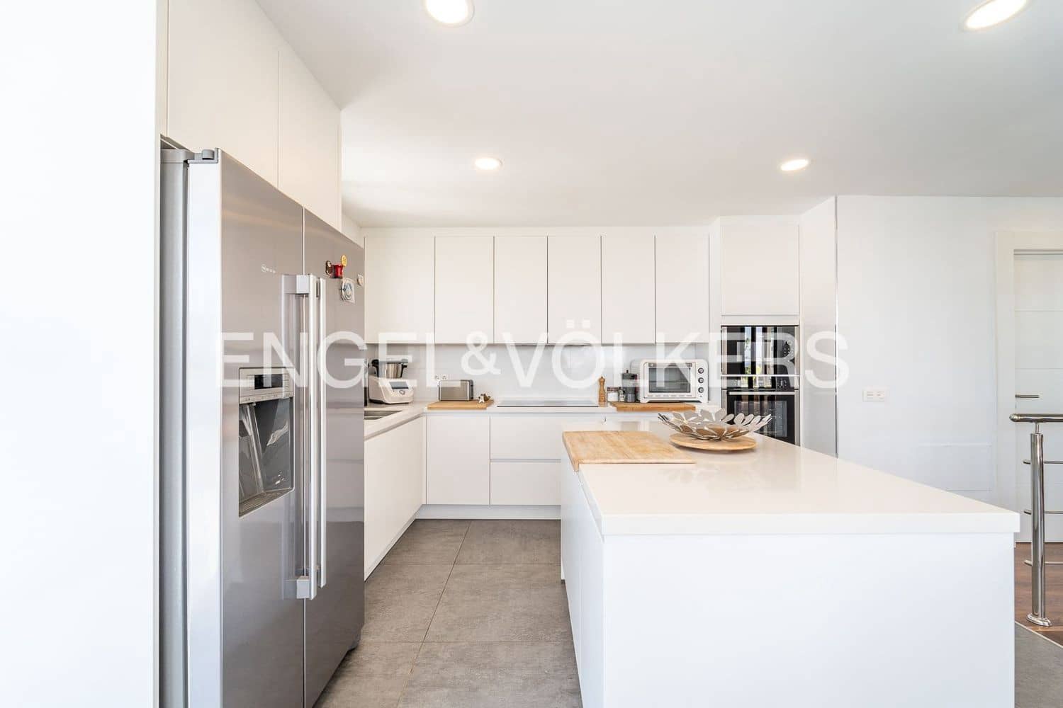 6 bedroom Villa for sale in Buenas Noches with pool garage - € 1,750,000 (Ref: 9733566)