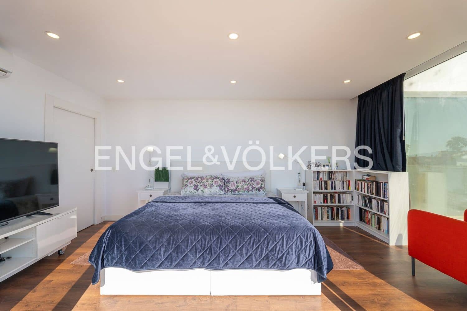 6 bedroom Villa for sale in Buenas Noches with pool garage - € 1,750,000 (Ref: 9733566)