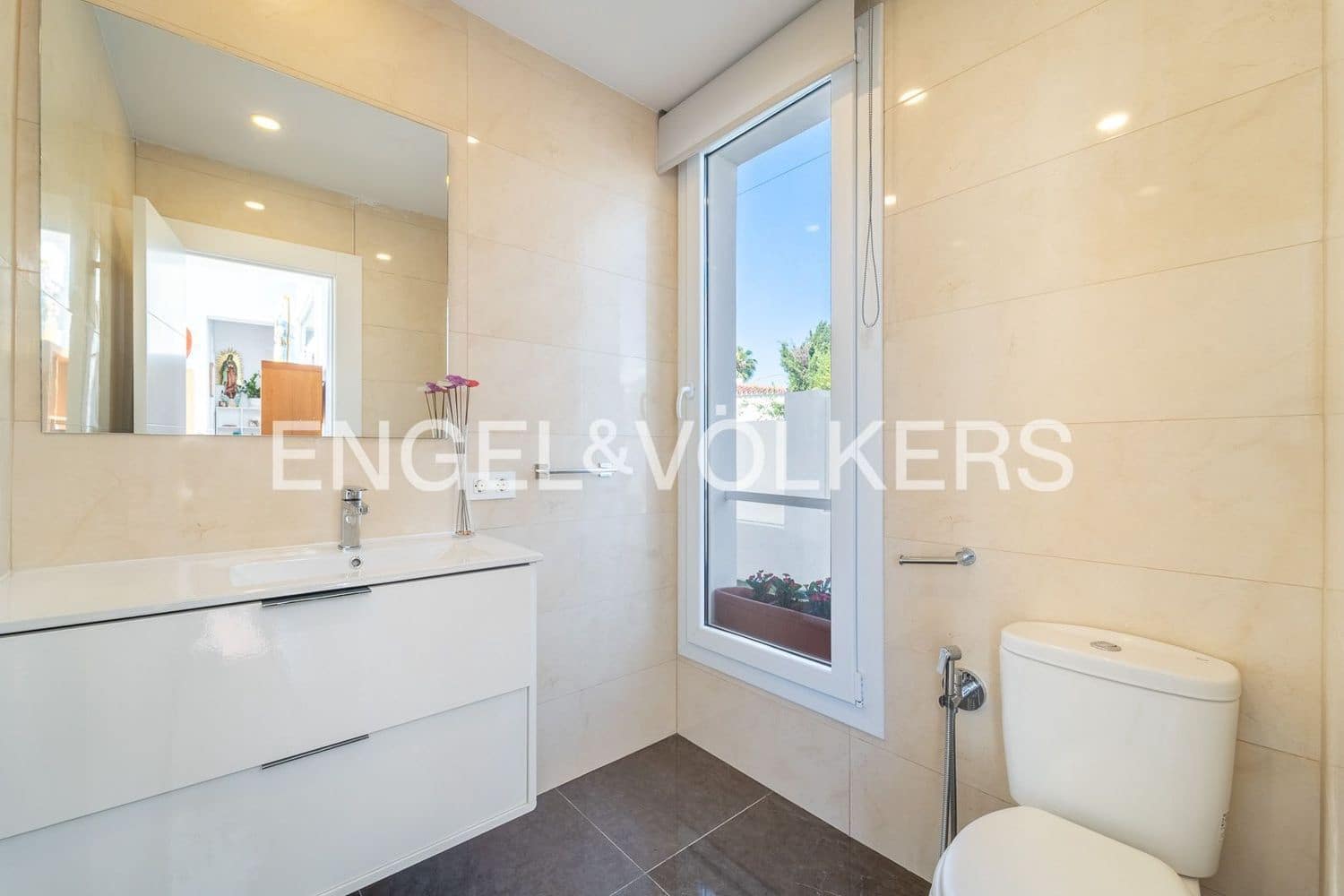 6 bedroom Villa for sale in Buenas Noches with pool garage - € 1,750,000 (Ref: 9733566)