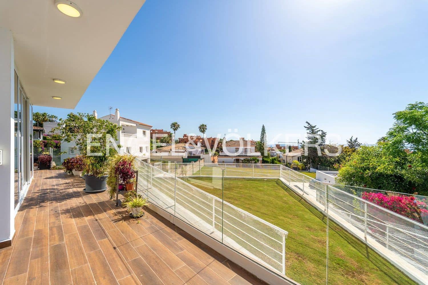 6 bedroom Villa for sale in Buenas Noches with pool garage - € 1,750,000 (Ref: 9733566)