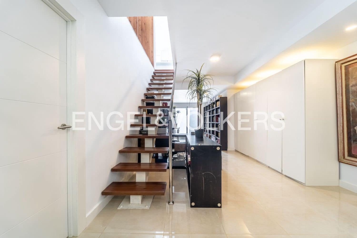 6 bedroom Villa for sale in Buenas Noches with pool garage - € 1,750,000 (Ref: 9733566)