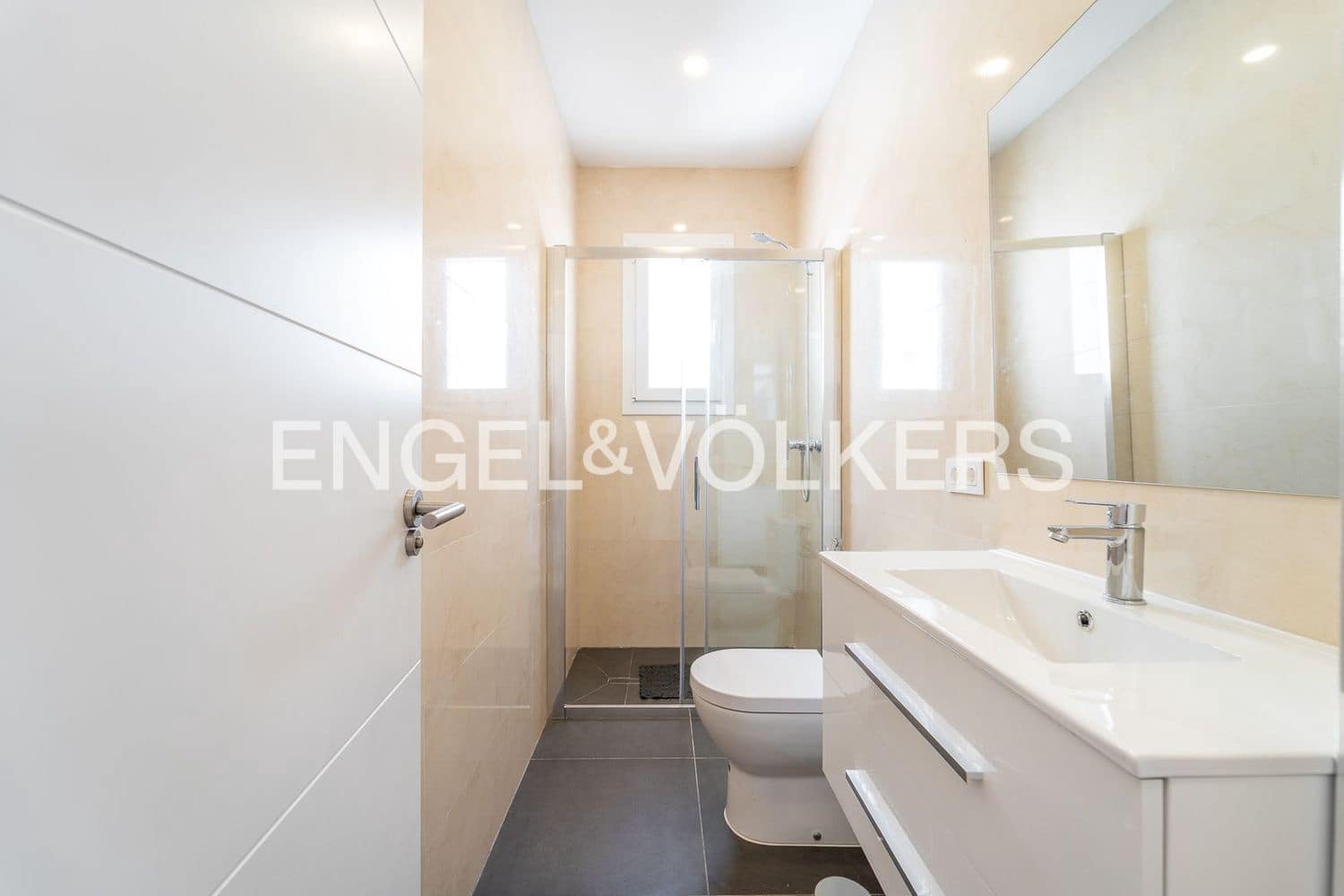 6 bedroom Villa for sale in Buenas Noches with pool garage - € 1,750,000 (Ref: 9733566)