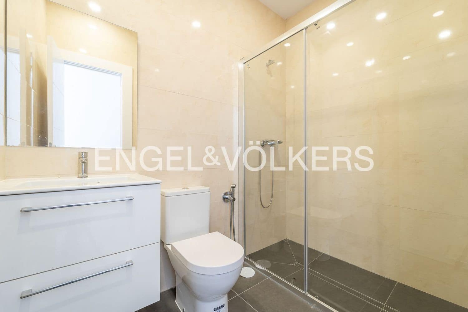 6 bedroom Villa for sale in Buenas Noches with pool garage - € 1,750,000 (Ref: 9733566)