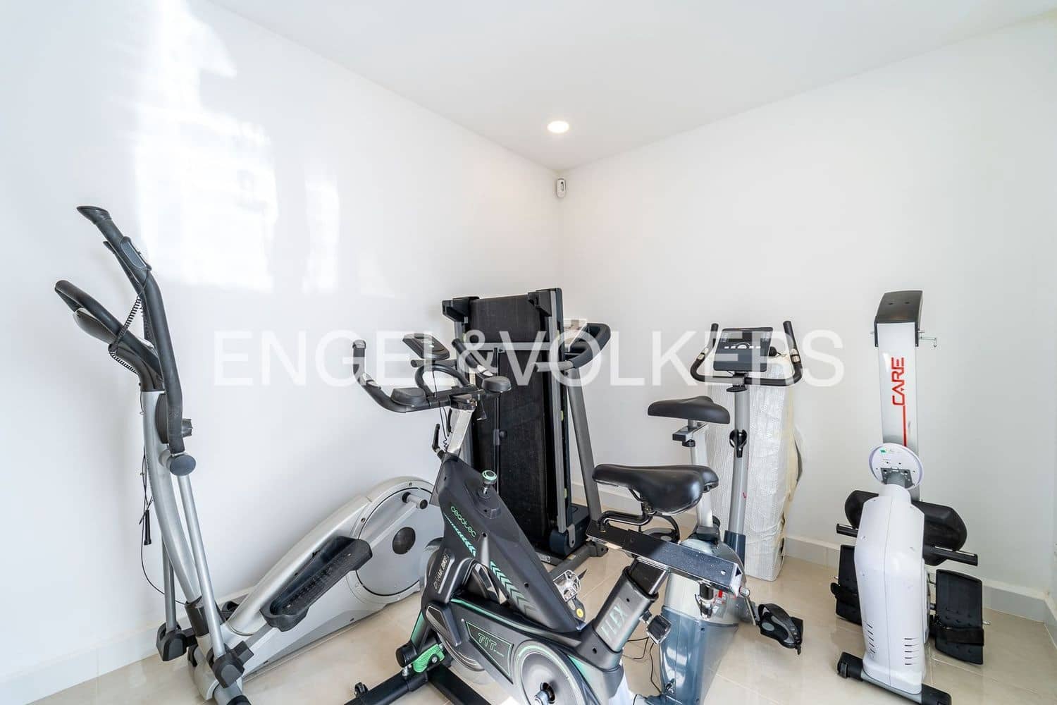 6 bedroom Villa for sale in Buenas Noches with pool garage - € 1,750,000 (Ref: 9733566)