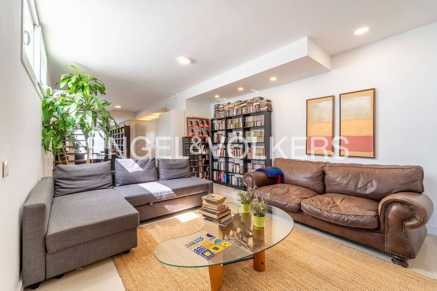 6 bedroom Villa for sale in Buenas Noches with pool garage - € 1,750,000 (Ref: 9733566)