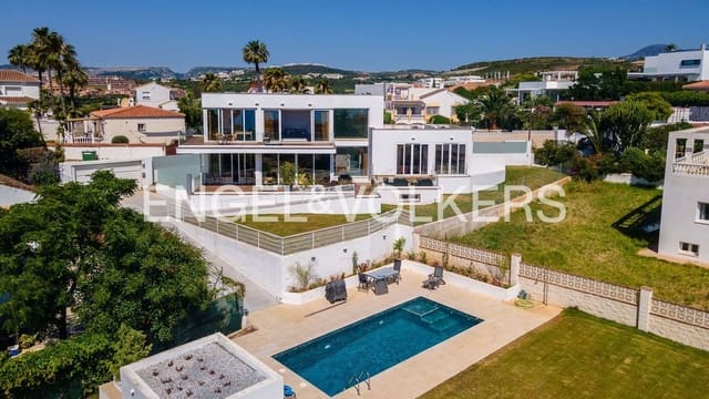6 chambre Villa/Maison à vendre à Buenas Noches, Estepona avec piscine garage - 1 750 000 € (Ref: 9733566)