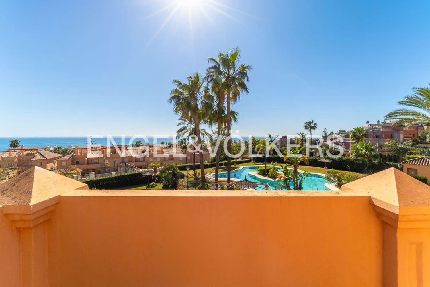 Casa de 3 habitaciones en Estepona en venta con piscina garaje - 470.000 € (Ref: 9733567)