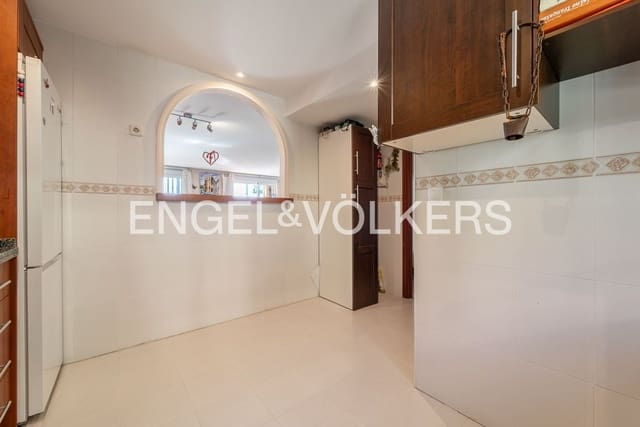 Casa de 3 habitaciones en Buenas Noches, Estepona en venta con piscina garaje - 470.000 € (Ref: 9733567)