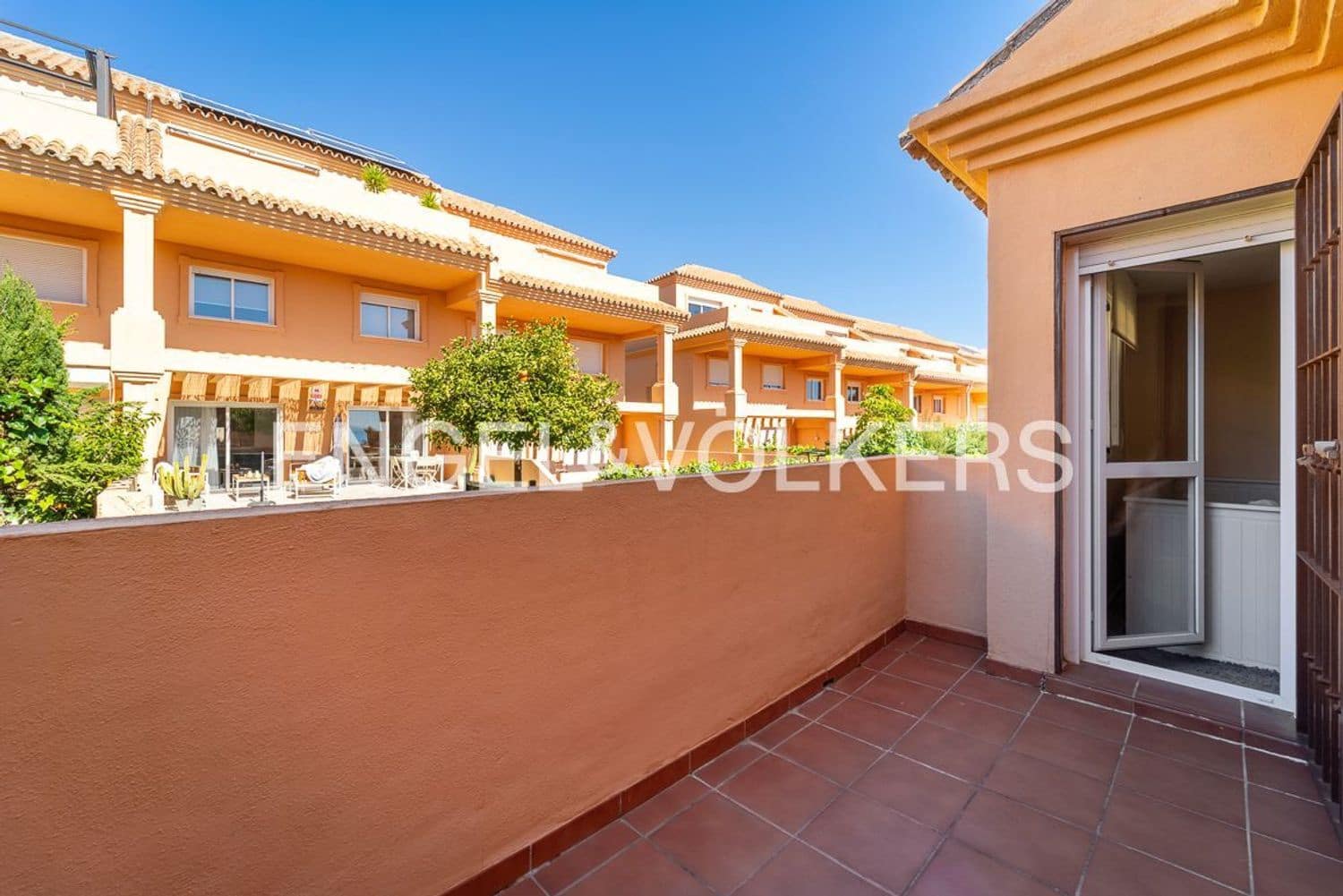 Casa de 3 habitaciones en Estepona en venta con piscina garaje - 470.000 € (Ref: 9733567)