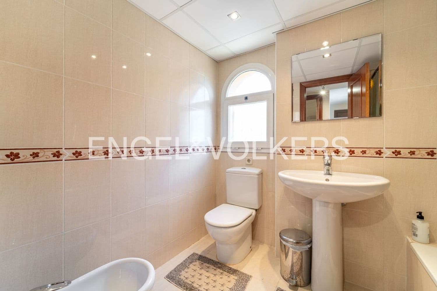 Casa de 3 habitaciones en Estepona en venta con piscina garaje - 470.000 € (Ref: 9733567)