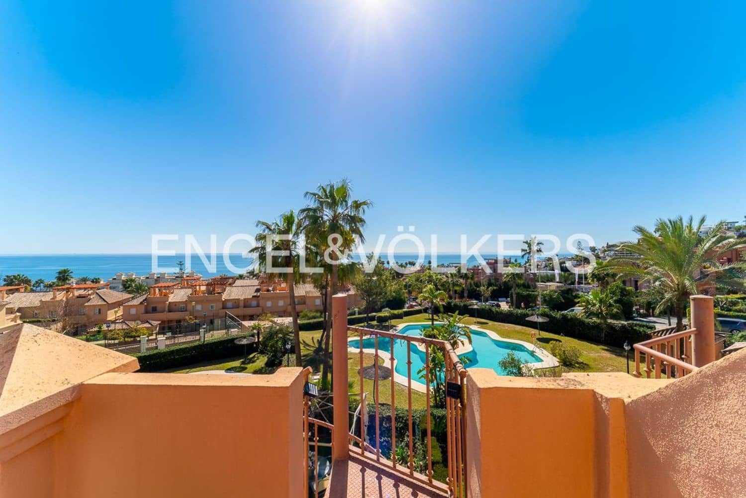 Casa de 3 habitaciones en Estepona en venta con piscina garaje - 470.000 € (Ref: 9733567)