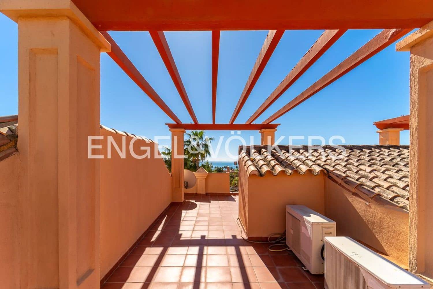 Casa de 3 habitaciones en Estepona en venta con piscina garaje - 470.000 € (Ref: 9733567)