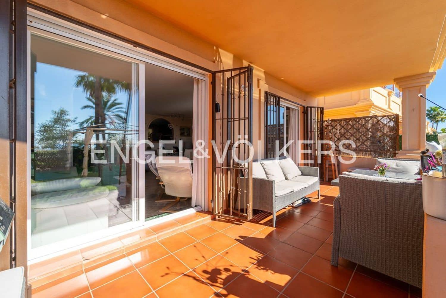 Casa de 3 habitaciones en Estepona en venta con piscina garaje - 470.000 € (Ref: 9733567)