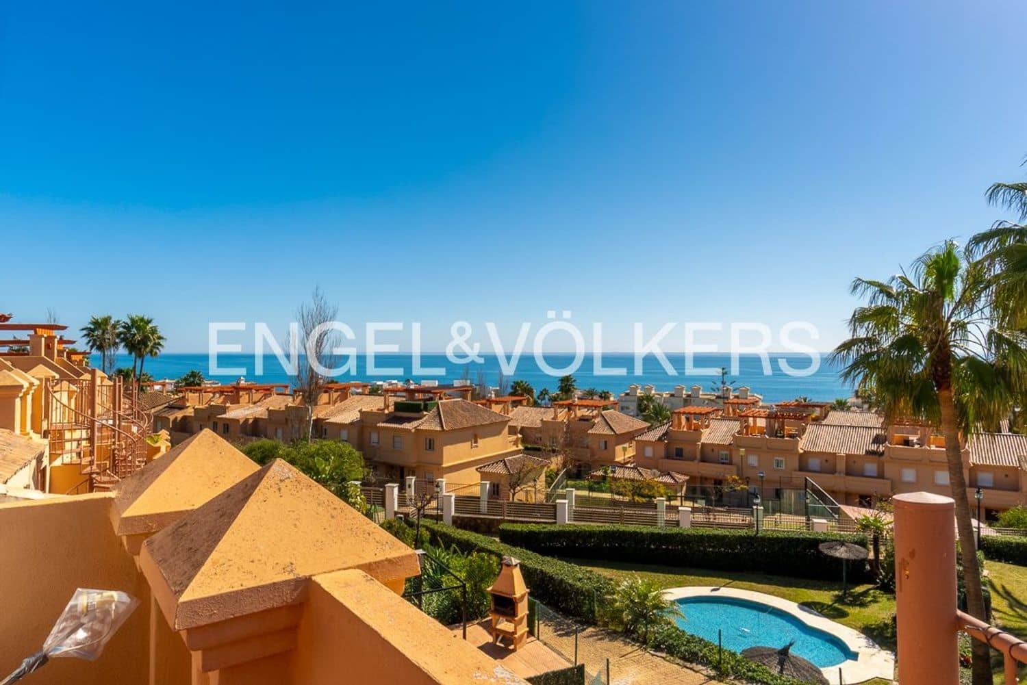 Casa de 3 habitaciones en Estepona en venta con piscina garaje - 470.000 € (Ref: 9733567)