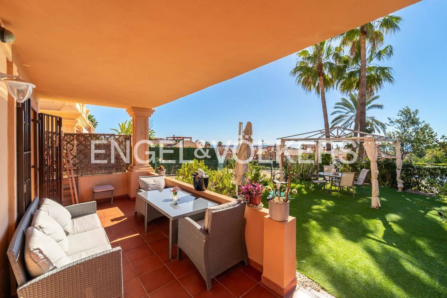 Casa de 3 habitaciones en Estepona en venta con piscina garaje - 470.000 € (Ref: 9733567)