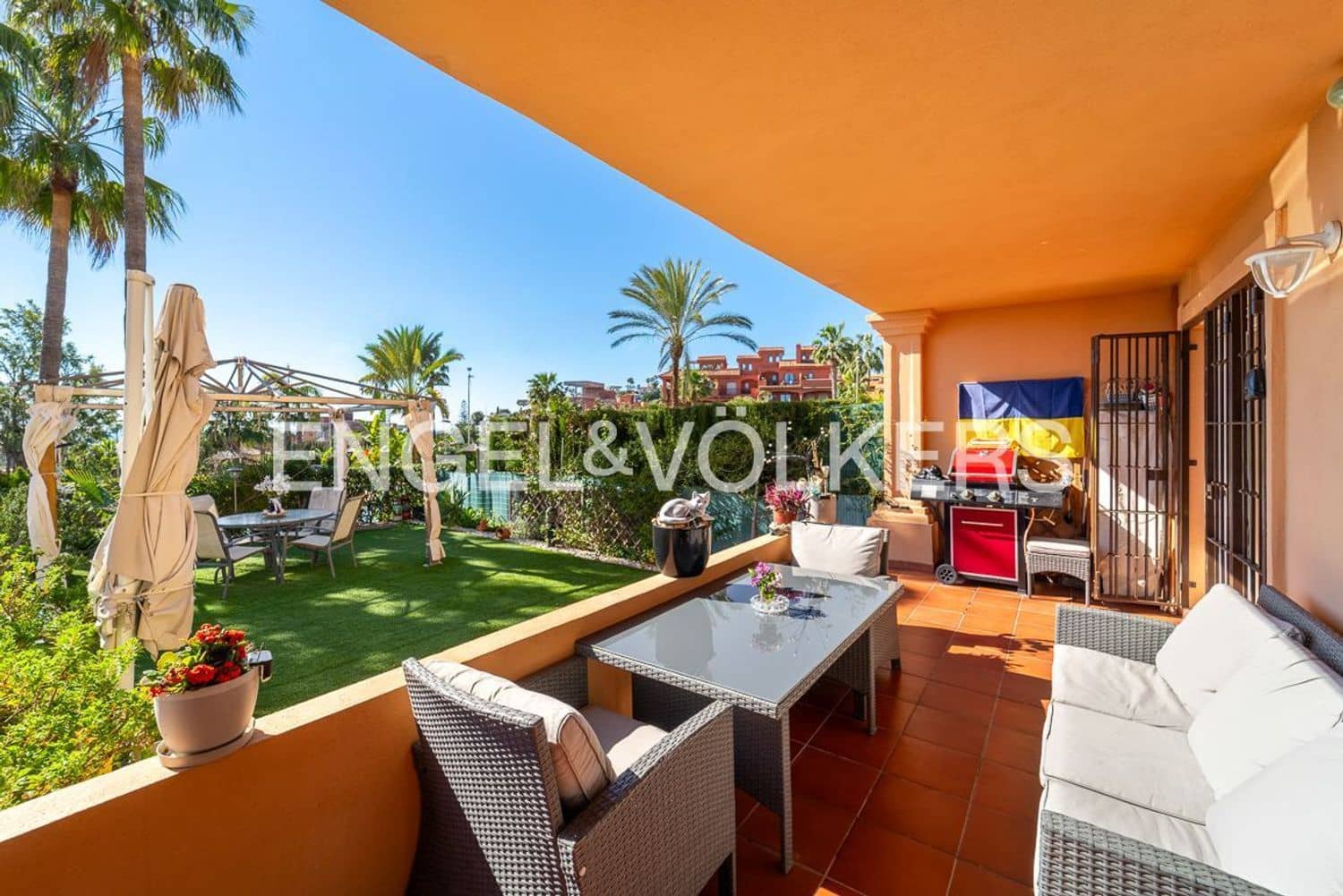 Casa de 3 habitaciones en Estepona en venta con piscina garaje - 470.000 € (Ref: 9733567)