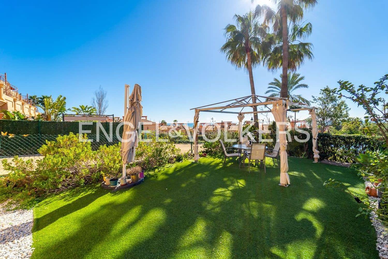 Casa de 3 habitaciones en Estepona en venta con piscina garaje - 470.000 € (Ref: 9733567)