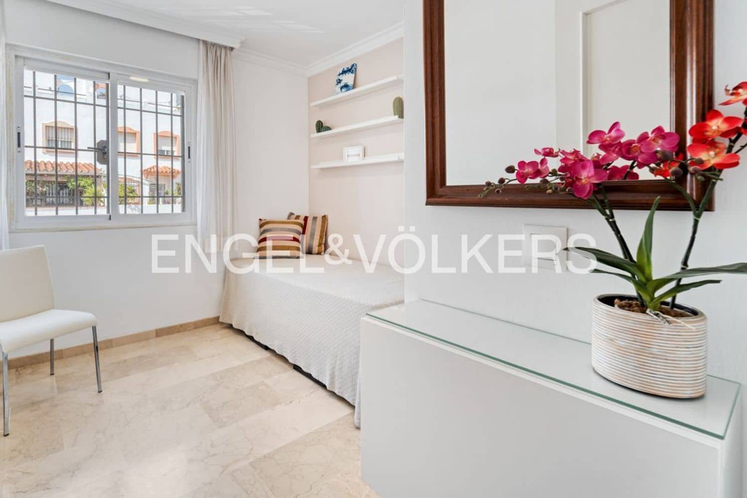 4 soverom Hus til salgs i Estepona med garasje - € 768 000 (Ref: 9747485)