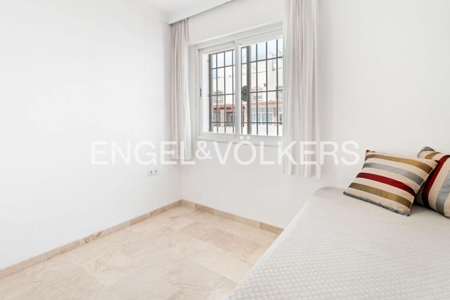 4 soverom Hus til salgs i Estepona med garasje - € 768 000 (Ref: 9747485)