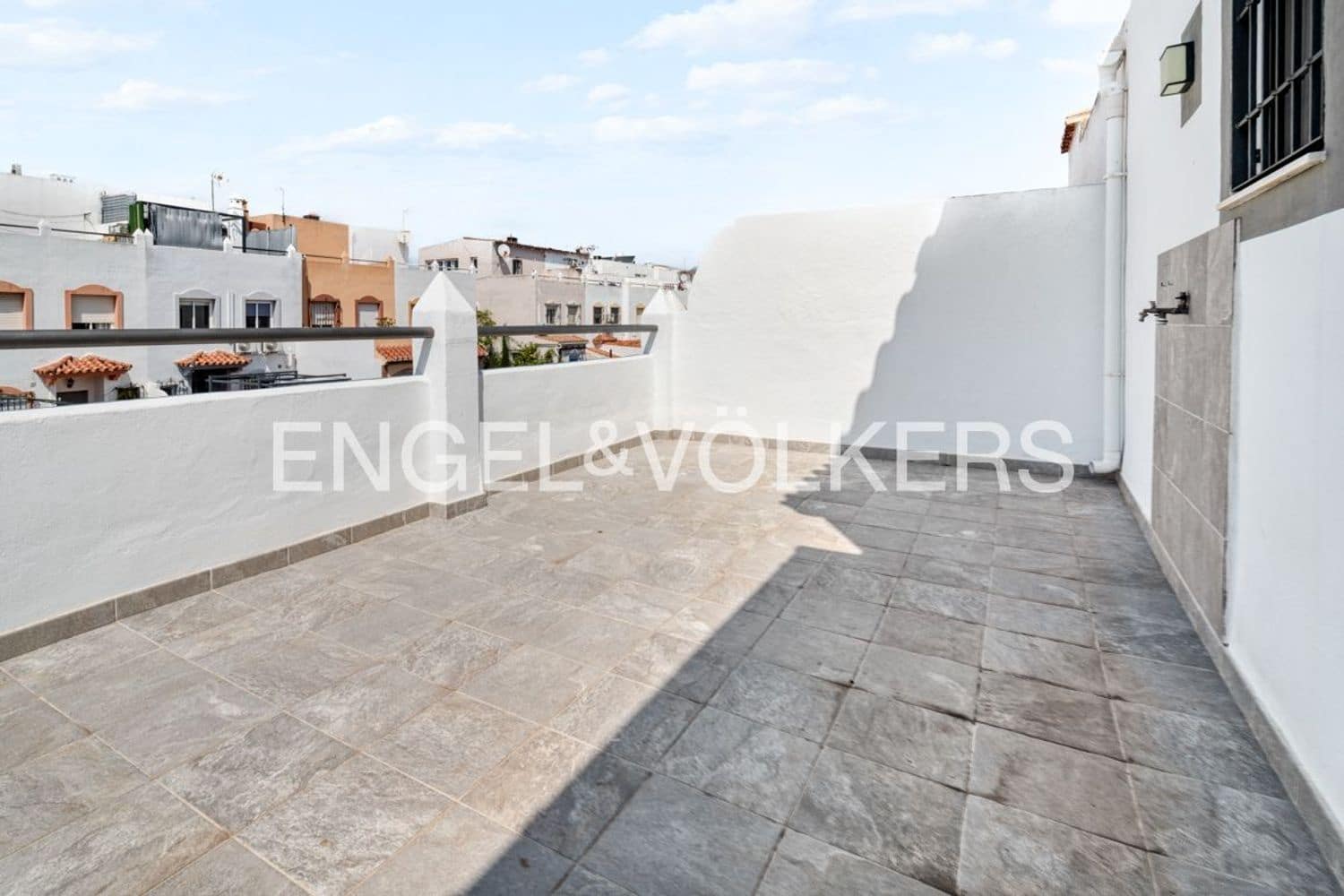 4 soverom Hus til salgs i Estepona med garasje - € 768 000 (Ref: 9747485)