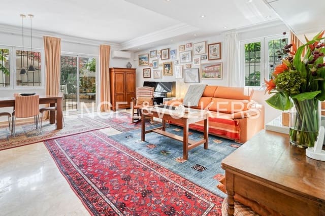 4 soverom Hus til salgs i Sierra de Estepona - Avda. de Andalucía, Estepona med garasje - € 768 000 (Ref: 9747485)