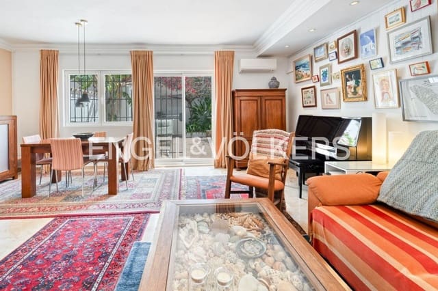 4 soverom Hus til salgs i Sierra de Estepona - Avda. de Andalucía, Estepona med garasje - € 768 000 (Ref: 9747485)