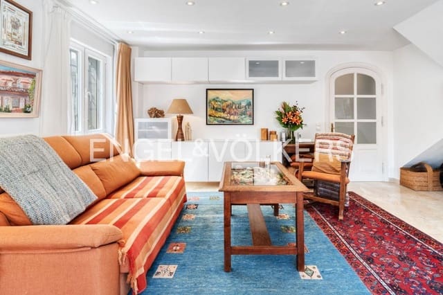 4 soverom Hus til salgs i Sierra de Estepona - Avda. de Andalucía, Estepona med garasje - € 768 000 (Ref: 9747485)