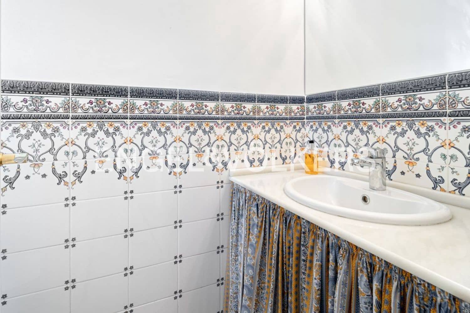 4 soverom Hus til salgs i Estepona med garasje - € 768 000 (Ref: 9747485)