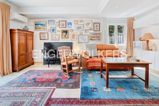 4 soverom Hus til salgs i Sierra de Estepona - Avda. de Andalucía, Estepona med garasje - € 768 000 (Ref: 9747485)