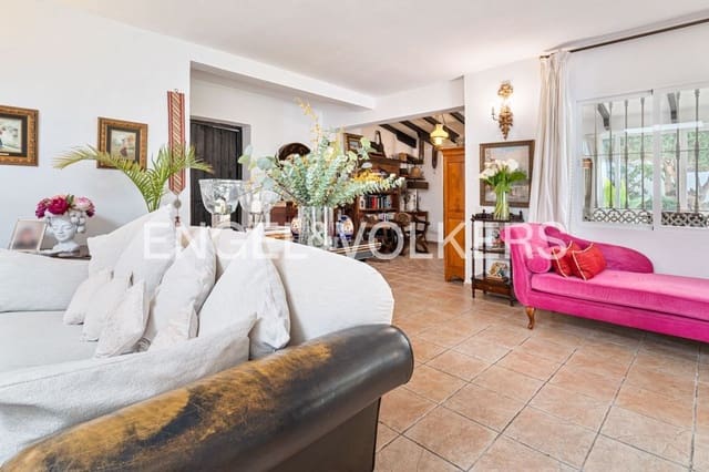 4 slaapkamer Villa te koop in Atalaya-Isdabe, Estepona met zwembad garage - € 1.295.000 (Ref: 9747486)