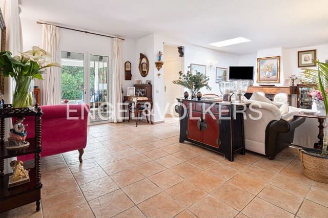 4 slaapkamer Villa te koop in Atalaya-Isdabe, Estepona met zwembad garage - € 1.295.000 (Ref: 9747486)