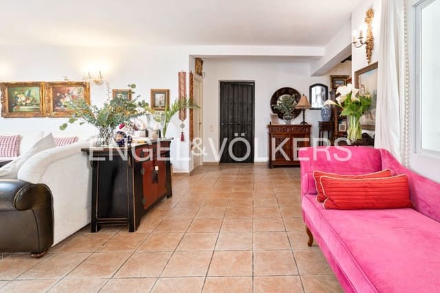 4 slaapkamer Villa te koop in Atalaya-Isdabe, Estepona met zwembad garage - € 1.295.000 (Ref: 9747486)