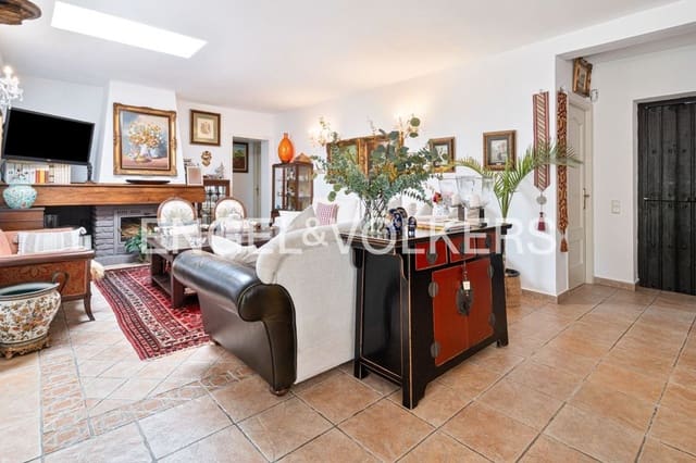 4 slaapkamer Villa te koop in Atalaya-Isdabe, Estepona met zwembad garage - € 1.295.000 (Ref: 9747486)