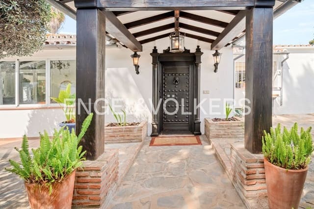 4 slaapkamer Villa te koop in Atalaya-Isdabe, Estepona met zwembad garage - € 1.295.000 (Ref: 9747486)