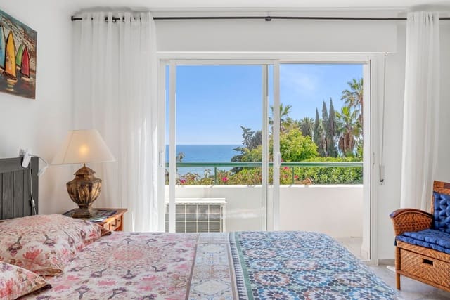 3 soveværelse Byhus til salg i Guadalobón, Estepona med swimmingpool garage - € 619.000 (Ref: 9747487)